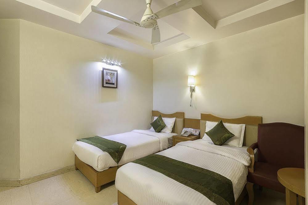 Hotel Bizzotel Gurgaon Exterior foto